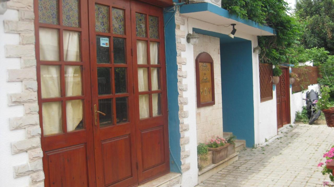 Theodora Aparthotel Makry Gialos  Exterior photo